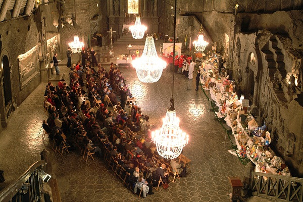 Năm 1978, nơi đây được UNESCO công nhận là Di sản Thế giới. Từ nhiều năm nay, mỏ muối đã được đưa vào khai thác du lịch, mỗi năm ước tính có tới hơn 1 triệu du khách tham quan mỏ muối kỳ vĩ này.