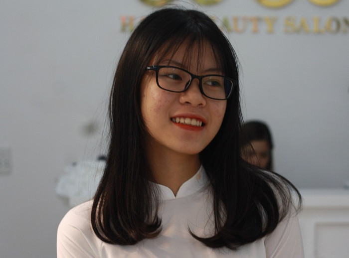 Đàm Thị Hương Giang quyết tâm học, sau này đi làm kiếm tiền để trả nốt số nợ 10 triệu đồng mà bố mẹ trước đây vay xây nhà ở quê. (Ảnh nhân vật cung cấp) Đàm Thị Hương Giang quyết tâm học, sau này đi làm kiếm tiền để trả nốt số nợ 10 triệu đồng mà bố mẹ trước đây vay xây nhà ở quê. (Ảnh nhân vật cung cấp)