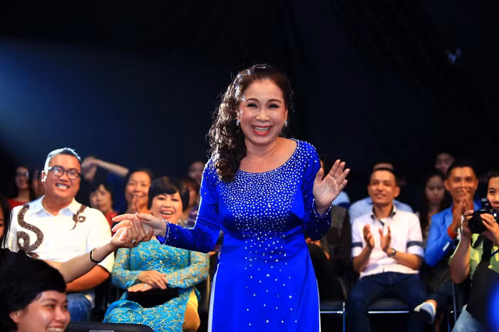 NSƯT Kim Xuân bất ngờ khi được nhận giải nghệ sĩ Thân Thiện.