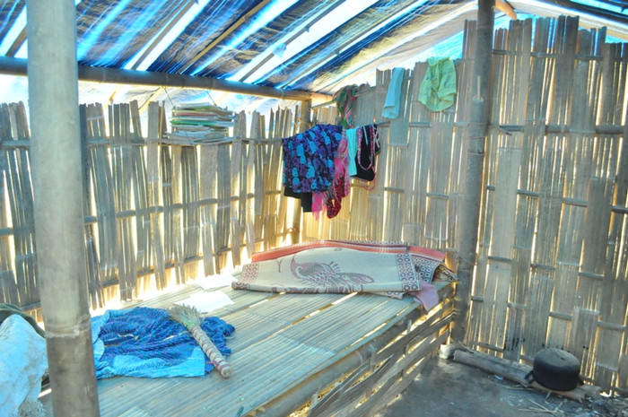 Nhìn từ bên trong thấy hết bên ngoài Nhìn từ bên trong thấy hết bên ngoài