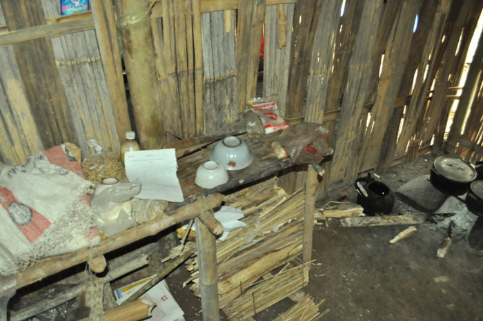 Khu nấu ăn ngay trong căn lều nhỏ Khu nấu ăn ngay trong căn lều nhỏ