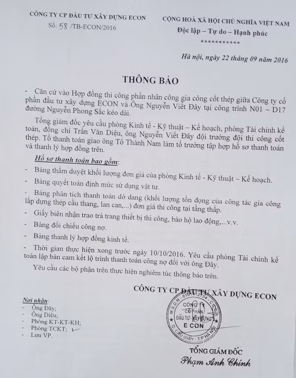 Thông báo số 58/TB-ECON/2016 ngày 22/09/2016 của Công ty ECON về việc thanh toán tiền cho nhóm công nhân. Ảnh Trần Việt.