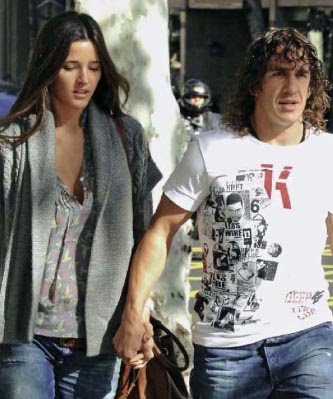 Puyol từng cướp trắng Malena Costa. Puyol từng cướp trắng Malena Costa.