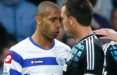 Vụ phân biệt chủng tộc giữa Anton Ferdinand (QPR) và Terry. (Nguồn: mirror.co.uk) Vụ phân biệt chủng tộc giữa Anton Ferdinand (QPR) và Terry. (Nguồn: mirror.co.uk)