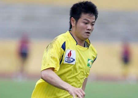 Ông bầu Nguyễn Đức Thụy đang tính chuyện “cưu mang” Văn Quyến. Ông bầu Nguyễn Đức Thụy đang tính chuyện “cưu mang” Văn Quyến.