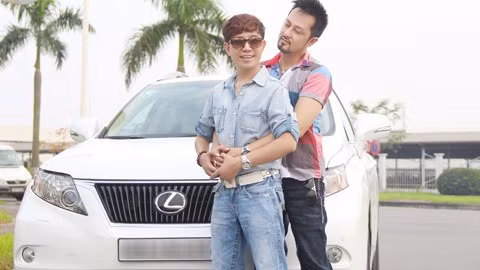 Long Nhật và người bạn trai thường xuyên xuất hiện bên cạnh anh gần đây.