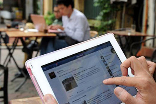 Nhà cung cấp phải có cơ chế kiểm soát nguồn tin, đảm bảo thông tin tổng hợp đăng tải phải chính xác theo đúng thông tin nguồn (ảnh minh họa - nguồn chinhphu.vn). Nhà cung cấp phải có cơ chế kiểm soát nguồn tin, đảm bảo thông tin tổng hợp đăng tải phải chính xác theo đúng thông tin nguồn (ảnh minh họa - nguồn chinhphu.vn).