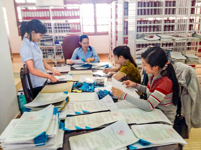 Thay mặt Chính phủ và Thủ tướng Chính phủ, Phó Thủ tướng ghi nhận và biểu dương những đóng góp của ngành Lưu trữ (ảnh minh họa - nguồn chinhphu.vn). Thay mặt Chính phủ và Thủ tướng Chính phủ, Phó Thủ tướng ghi nhận và biểu dương những đóng góp của ngành Lưu trữ (ảnh minh họa - nguồn chinhphu.vn).