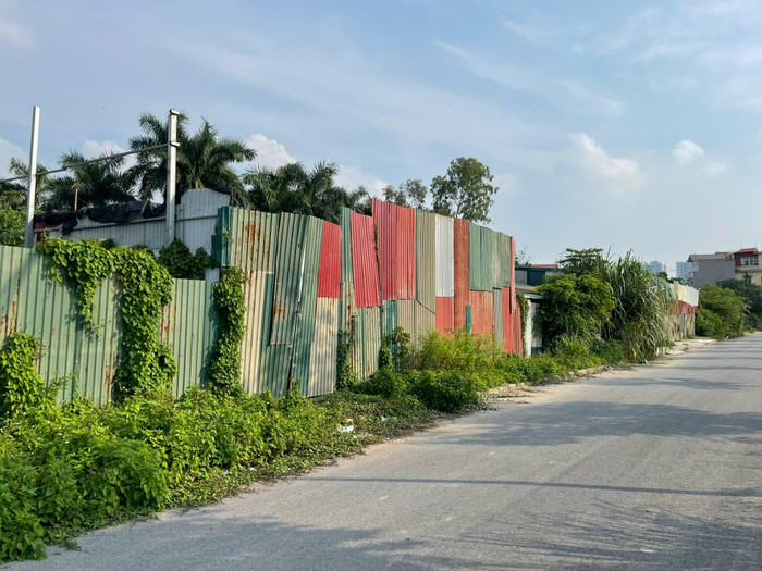 Hình ảnh dễ thấy quanh khu vực quy hoạch dự án (chụp ngày 13/9). Ảnh: Trung Dũng