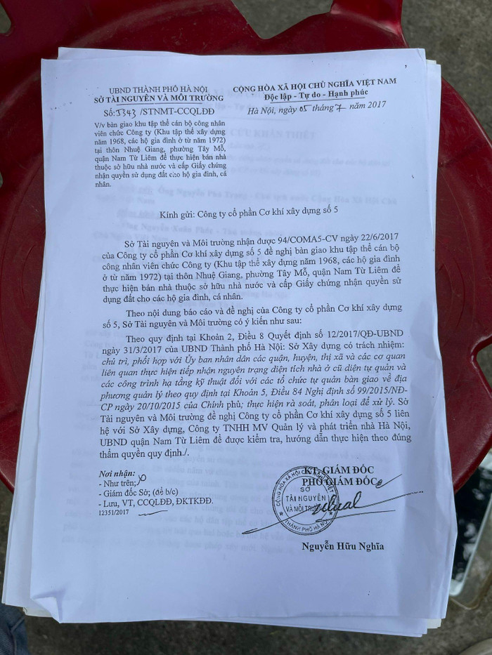 Văn bản đề nghị giải quyết nhu cầu nhà ở của các hộ dân trong Khu dân cư cơ khí số 5 của Sở Tài nguyên và Môi trường Hà Nội trong năm 2017. Đến nay sự việc vẫn chưa có biến chuyển. Ảnh: T.D Văn bản đề nghị giải quyết nhu cầu nhà ở của các hộ dân trong Khu dân cư cơ khí số 5 của Sở Tài nguyên và Môi trường Hà Nội trong năm 2017. Đến nay sự việc vẫn chưa có biến chuyển. Ảnh: T.D