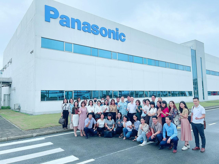 Giảng viên các cơ sở giáo dục nghề nghiệp thăm quan, thực tế tại các doanh nghiệp trên địa bàn tỉnh (ảnh minh hoạ: Phạm Linh)