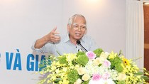 Thầy Nguyễn Văn Hòa – Chủ tịch Hội đồng quản trị trường Trung học cơ sở và Trung học phổ thông Nguyễn Bỉnh Khiêm, Hà Nội (ảnh nguồn giaoduc.net). Thầy Nguyễn Văn Hòa – Chủ tịch Hội đồng quản trị trường Trung học cơ sở và Trung học phổ thông Nguyễn Bỉnh Khiêm, Hà Nội (ảnh nguồn giaoduc.net).