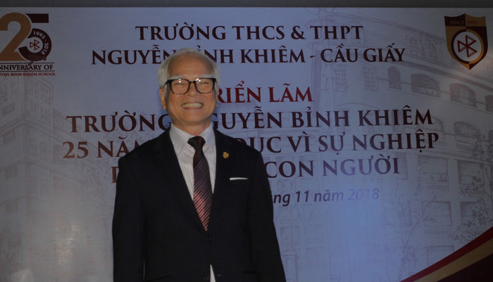 Thầy Nguyễn Văn Hòa – Chủ tịch Hội đồng quản trị trường Trung học cơ sở và Trung học phổ thông Nguyễn Bỉnh Khiêm (ảnh Trinh Phúc). Thầy Nguyễn Văn Hòa – Chủ tịch Hội đồng quản trị trường Trung học cơ sở và Trung học phổ thông Nguyễn Bỉnh Khiêm (ảnh Trinh Phúc).