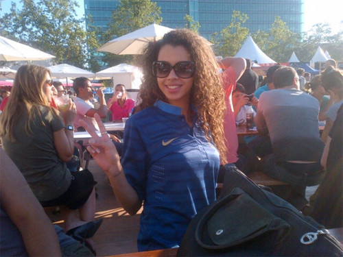 Benzema và Sarah quen biết nhau từ cuối năm 2009 qua một người bạn tại hộp đêm nhưng đến giờ mối quan hệ của 2 người mới công khai... Benzema và Sarah quen biết nhau từ cuối năm 2009 qua một người bạn tại hộp đêm nhưng đến giờ mối quan hệ của 2 người mới công khai...