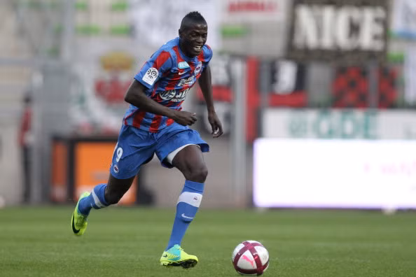 Arsenal có thể sẽ tăng mức giá hỏi mua M'Baye Niang (Caen) sau khi lời đề nghị đầu tiên bị từ chối.