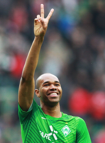 Đội bóng nước Đức, Werder Bremen vừa ra thông báo khẳng định đã bán trung vệ Brazil cho Wolfsburg.