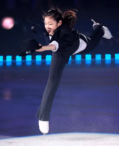Kim Yu-na tập luyện trượt băng nghệ thuật khi mới 7 tuổi và nhanh chóng thể hiện tài năng. Kim Yu-na tập luyện trượt băng nghệ thuật khi mới 7 tuổi và nhanh chóng thể hiện tài năng.