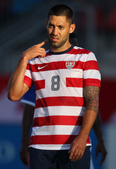 HLV Brendan Rodgers xác nhận đang theo đuổi tiền vệ Clint Dempsey. Tân HLV Liverpool thổ lộ đang đàm phán với Fulham để mua tiền vệ công này, giá khoảng 10 triệu bảng. HLV Brendan Rodgers xác nhận đang theo đuổi tiền vệ Clint Dempsey. Tân HLV Liverpool thổ lộ đang đàm phán với Fulham để mua tiền vệ công này, giá khoảng 10 triệu bảng.