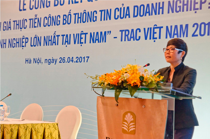 Bà Nguyễn Thị Kiều Viễn – Giám đốc Tổ chức Hướng tới minh bạch phát biểu tại lễ công bố - ảnh: H.Lực Bà Nguyễn Thị Kiều Viễn – Giám đốc Tổ chức Hướng tới minh bạch phát biểu tại lễ công bố - ảnh: H.Lực