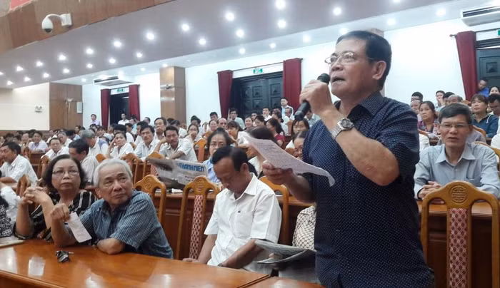 Cử tri bức xúc trước những sai phạm, gian lận thi cử tại Hòa Bình, Sơn La và Hà Giang. Ảnh: TT Cử tri bức xúc trước những sai phạm, gian lận thi cử tại Hòa Bình, Sơn La và Hà Giang. Ảnh: TT