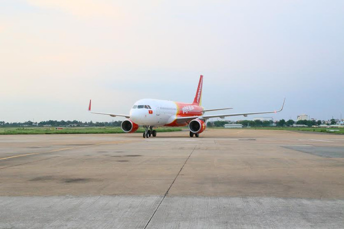 Sau chuyến bay hành trình dài từ Đức, chiếc tàu bay A320 thứ 24 của Vietjet đã hạ cánh xuông sân bay Tân Sơn Nhất vào chiều 13/5 Sau chuyến bay hành trình dài từ Đức, chiếc tàu bay A320 thứ 24 của Vietjet đã hạ cánh xuông sân bay Tân Sơn Nhất vào chiều 13/5