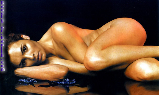 Talisa đã đóng phần phim về James Bond này khi cô mới bước sang tuổi 22. Vẻ đẹp nóng bỏng của Talisa ngày ấy luôn khiến các chàng trai phải thổn thức. Talisa đã đóng phần phim về James Bond này khi cô mới bước sang tuổi 22. Vẻ đẹp nóng bỏng của Talisa ngày ấy luôn khiến các chàng trai phải thổn thức.