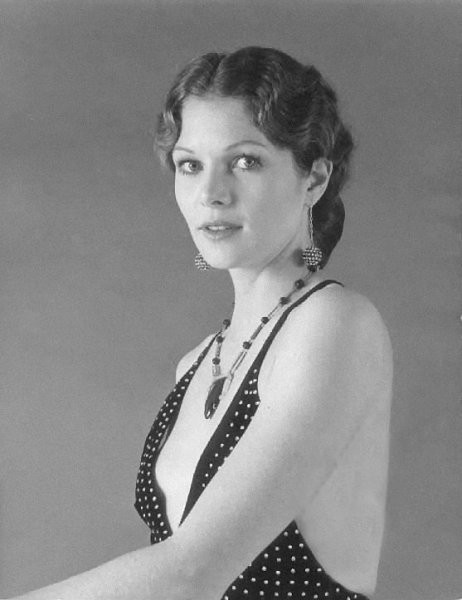 Người đẹp Lois Chiles vào vai Holly Goodhead trong phim Moonraker. Tuy Lois Chiles không được đánh giá cao về diễn xuất nhưng cô lại là một trong những Bond Girl đẹp nhất trong lịch sử. Người đẹp Lois Chiles vào vai Holly Goodhead trong phim Moonraker. Tuy Lois Chiles không được đánh giá cao về diễn xuất nhưng cô lại là một trong những Bond Girl đẹp nhất trong lịch sử.