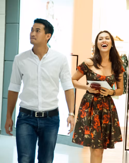 Sau đám cưới của Hà Tăng, Philip Nguyễn đã phần nào tự tin hơn trước ống kính báo chí. Sau đám cưới của Hà Tăng, Philip Nguyễn đã phần nào tự tin hơn trước ống kính báo chí.