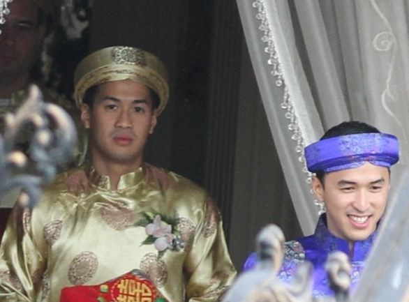 Philip Nguyễn cũng bận rộn với vai trò phù rể trong đám cưới của anh trai mình. Philip Nguyễn cũng bận rộn với vai trò phù rể trong đám cưới của anh trai mình.