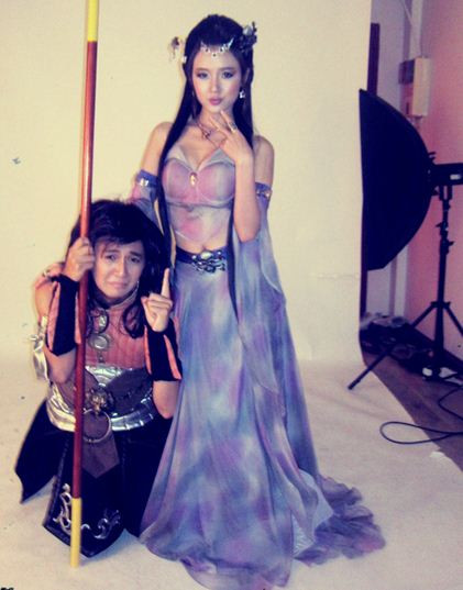 Hình ảnh hậu trường chụp cosplay đáng yêu của Hậu Tây Du đang làm game thủ tò mò về 2 vị đại sứ mới của game. Hình ảnh hậu trường chụp cosplay đáng yêu của Hậu Tây Du đang làm game thủ tò mò về 2 vị đại sứ mới của game.