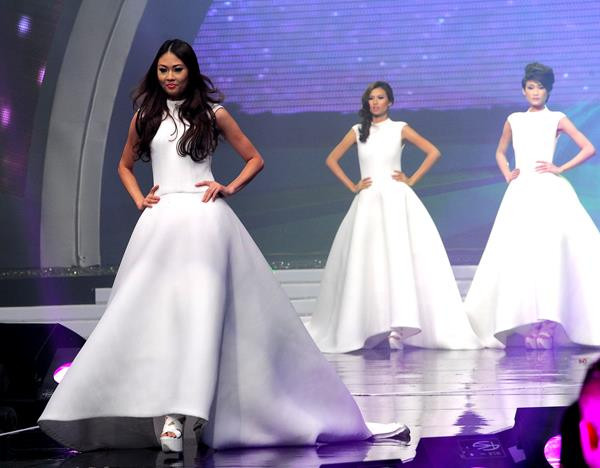 Với tiêu chí quyến rũ, tự tin, cá tính, Mai Giang là một trong những thí sinh thể hiện tốt phần thi này. Với tiêu chí quyến rũ, tự tin, cá tính, Mai Giang là một trong những thí sinh thể hiện tốt phần thi này.