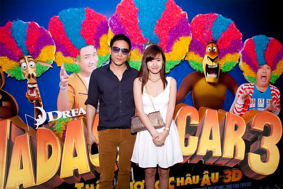 Midu và đạo diễn Ngô Quang Hải trong buổi chiếu ra mắt phim Madagascar 3 vào tháng 8/2012. Midu và đạo diễn Ngô Quang Hải trong buổi chiếu ra mắt phim Madagascar 3 vào tháng 8/2012.