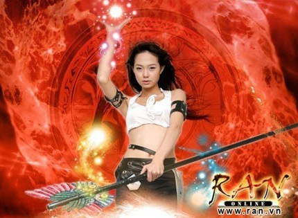 Minh Hằng trong cosplay đại sứ cho Ran online.