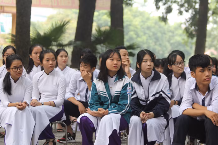 Nhà giáo nhân dân Nguyễn Đức Chính nhấn mạnh: “Điều kiện tiên quyết, quan trọng nhất để mở ngành mới là chương trình đào tạo”. (ảnh minh họa: Thùy Linh) Nhà giáo nhân dân Nguyễn Đức Chính nhấn mạnh: “Điều kiện tiên quyết, quan trọng nhất để mở ngành mới là chương trình đào tạo”. (ảnh minh họa: Thùy Linh)