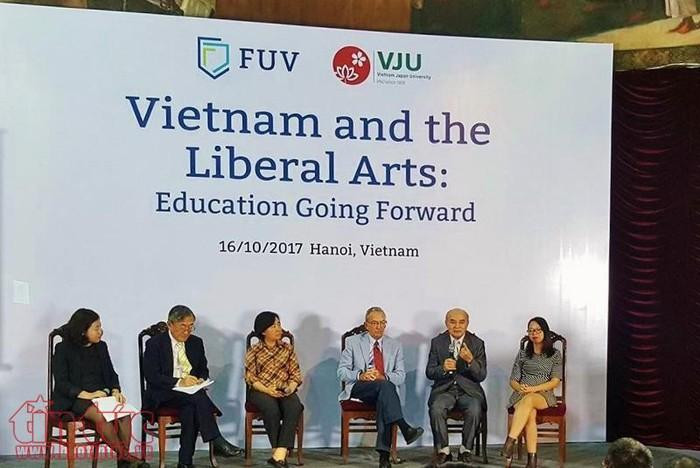 Trường Đại học Fulbright Việt Nam và Trường Đại học Việt Nhật từng tổ chức Hội thảo “Giáo dục khai phóng: Hướng đi mới cho giáo dục đại học tại Việt Nam” (ảnh: Báo Tin tức) Trường Đại học Fulbright Việt Nam và Trường Đại học Việt Nhật từng tổ chức Hội thảo “Giáo dục khai phóng: Hướng đi mới cho giáo dục đại học tại Việt Nam” (ảnh: Báo Tin tức)