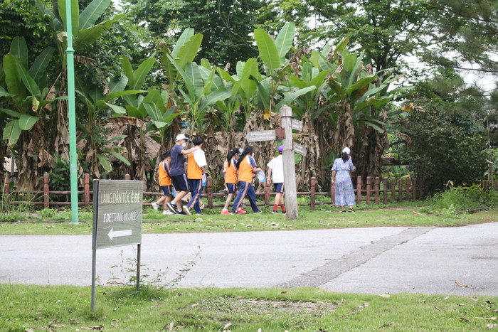 Học sinh tham gia hoạt động dã ngoại ngoài giờ chính khóa. Ảnh minh họa: Trung Dũng