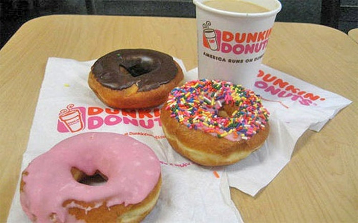 Dunkin’ Donuts hiện có hơn 10.000 nhà hàng tại 32 quốc gia trên thế giới, bao gồm hơn 1.450 cửa hiệu ở khu vực Đông Nam Á. Dunkin’ Donuts hiện có hơn 10.000 nhà hàng tại 32 quốc gia trên thế giới, bao gồm hơn 1.450 cửa hiệu ở khu vực Đông Nam Á.