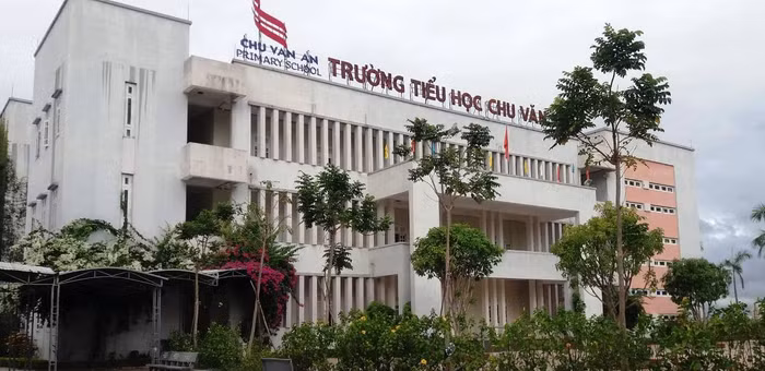 Một số giáo viên trong hệ thống giáo dục Chu Văn An bị giữ văn bằng gốc. Ảnh: NP Một số giáo viên trong hệ thống giáo dục Chu Văn An bị giữ văn bằng gốc. Ảnh: NP