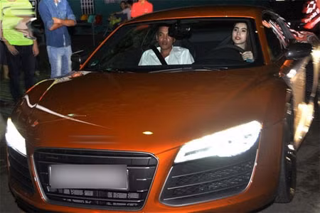 Thủy Tiên gây chú ý bởi chiếc xe mới "keng" với trị giá 16 tỷ