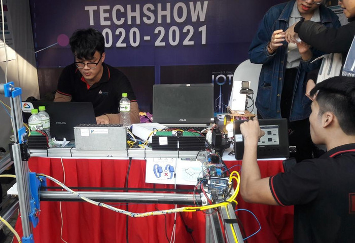 Năm nay, có đến 61 sản phẩm công nghệ và 57 Posters đăng ký tham gia triển lãm nhằm giới thiệu sản phẩm của các đề tài sinh viên nghiên cứu khoa học.