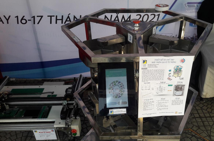 Máy trộn gia vị tự động kết hợp IoT (trí tuệ nhân tạo) được điều khiển thông qua màn hình cảm ứng HMI hoặc điều khiển thông qua Smart phone.