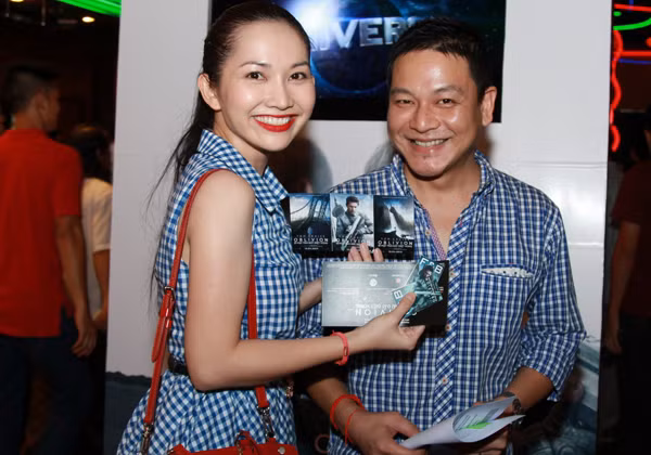 Kim Hiền rạng ngời hạnh phúc bên người yêu