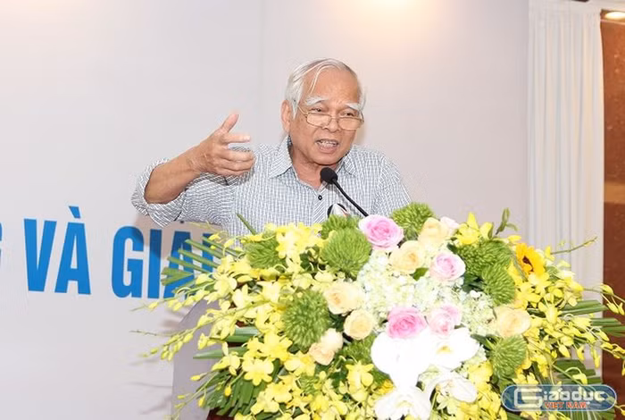 Chăm chăm vào truyền đạt kiến thức là đi trái với sứ mệnh trường học