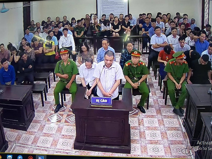 Bị cáo Nguyễn Thanh Hoài tại phiên xét xử chiều 14/10 (ảnh Trinh Phúc). Bị cáo Nguyễn Thanh Hoài tại phiên xét xử chiều 14/10 (ảnh Trinh Phúc).