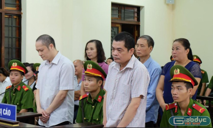 Phiên tòa sơ thẩm ngày 18/9 bị hoãn vì vắng quá nhiều nhân chứng (ảnh Lại Cường). Phiên tòa sơ thẩm ngày 18/9 bị hoãn vì vắng quá nhiều nhân chứng (ảnh Lại Cường).