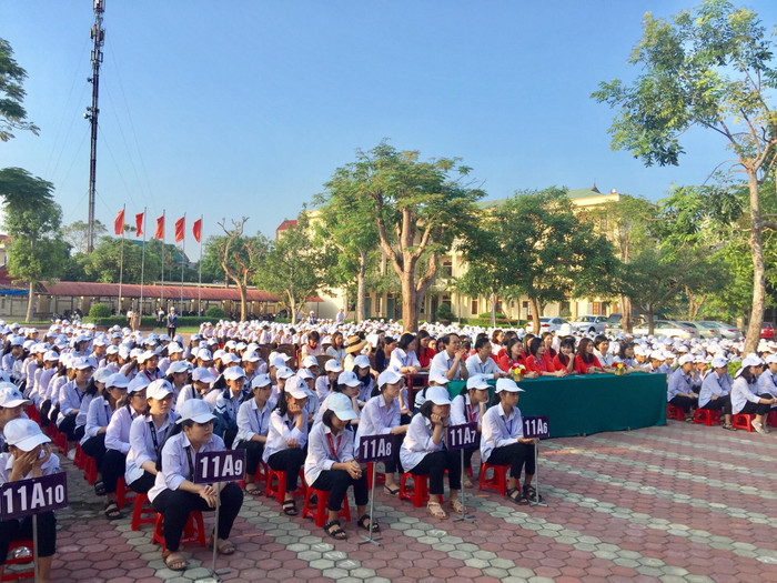 Chiến dịch "Chung tay bảo vệ môi trường" là hành động có ý nghĩa và mang tính giáo dục sâu sắc (ảnh - Hoàng Phước Mỹ).