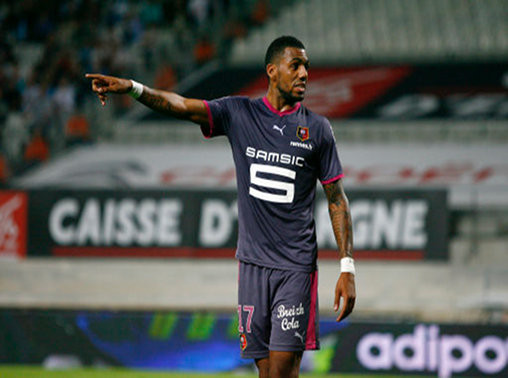 Yann M”Vila (CLB Rennes): Phong độ ấn tượng của Robin van Persie ở mùa giải vừa qua không đủ để Arsenal tránh khói mùa bóng bết bát thứ 7 liên tiếp. Điều đó đồng nghĩa với việc Pháo thủ London phải chi hầu bao mạnh tay cho mùa bóng tới. Sau khi có được Lukas Podolski, HLV Arsene Wenger tiếp tục săn đón những tài năng sáng giá khác và Yann M”Vila là một trong số đó. Yann M”Vila (CLB Rennes): Phong độ ấn tượng của Robin van Persie ở mùa giải vừa qua không đủ để Arsenal tránh khói mùa bóng bết bát thứ 7 liên tiếp. Điều đó đồng nghĩa với việc Pháo thủ London phải chi hầu bao mạnh tay cho mùa bóng tới. Sau khi có được Lukas Podolski, HLV Arsene Wenger tiếp tục săn đón những tài năng sáng giá khác và Yann M”Vila là một trong số đó.