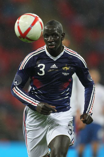 Mamadou Sakho (PSG): Trung vệ người Pháp, Mamadou Sakho đang là cái tên được rất nhiều CLB theo dõi. Năm nay mới 22 tuổi, anh được coi là trụ cột của ĐT Pháp trong tương lai. Hiện tại, có Newcastle và Arsenal đánh tiếng muốn có sự phục vụ của tài năng này. Mamadou Sakho (PSG): Trung vệ người Pháp, Mamadou Sakho đang là cái tên được rất nhiều CLB theo dõi. Năm nay mới 22 tuổi, anh được coi là trụ cột của ĐT Pháp trong tương lai. Hiện tại, có Newcastle và Arsenal đánh tiếng muốn có sự phục vụ của tài năng này.