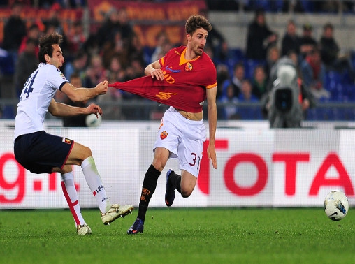 Fabio Borini (AS Roma): Fabio Borini đang có cơ hội quay trở lại nước Anh khi HLV Brendan Rodgers muốn bổ sung tiền đạo này cho hàng công Liverpool. Borini từng làm việc cùng Rodgers tại đội trẻ Chelsea và sau này là ở Swansea trước khi chơi cho AS Roma hiện nay. Fabio Borini (AS Roma): Fabio Borini đang có cơ hội quay trở lại nước Anh khi HLV Brendan Rodgers muốn bổ sung tiền đạo này cho hàng công Liverpool. Borini từng làm việc cùng Rodgers tại đội trẻ Chelsea và sau này là ở Swansea trước khi chơi cho AS Roma hiện nay.