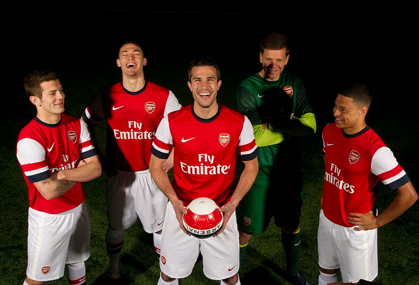 Áo thi đấu của Arsenal. Áo thi đấu của Arsenal.